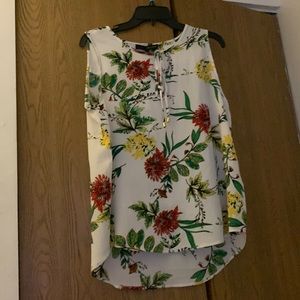 Woman’s top size large